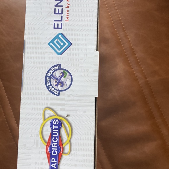 Snap Circuits FM Radio Kit - Picture 5 of 6